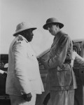 800px-DeGaulle_in_Chad.jpg